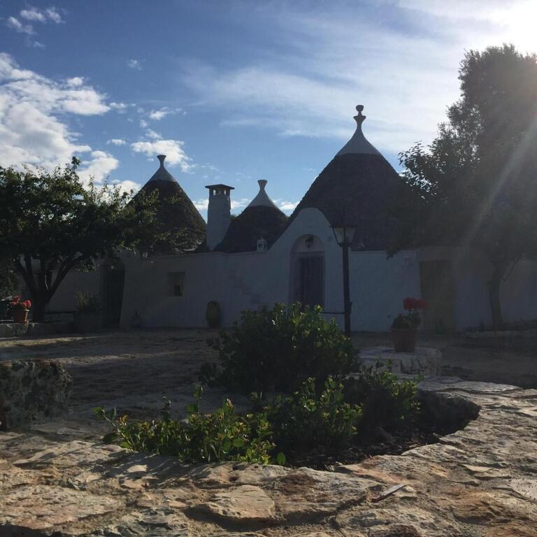 Chateaux Des Trulli サン・ミケーレ・サレンティーノ エクステリア 写真