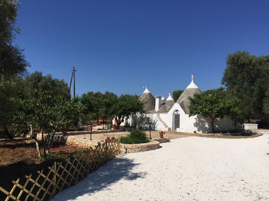 Chateaux Des Trulli サン・ミケーレ・サレンティーノ エクステリア 写真